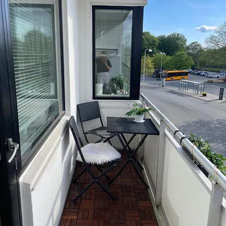Cosy 40 M From Station Pansiyon